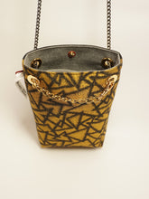 画像をギャラリービューアに読み込む, グラン・ポシェットT型モスキーノ#3526203片面