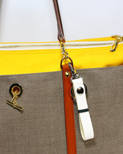 画像をギャラリービューアに読み込む, キーホルダー(全4色)