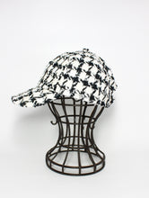 Load image into Gallery viewer, Tweed Cap