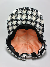 Load image into Gallery viewer, Tweed Cap