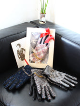 Load image into Gallery viewer, Tweed Gloves