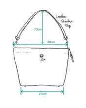 Load image into Gallery viewer, Clutch Y30176 (with Leather Shoulder Strap)
